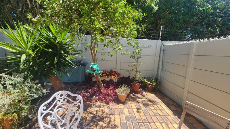 2 Bedroom Property for Sale in Kirstenhof Western Cape